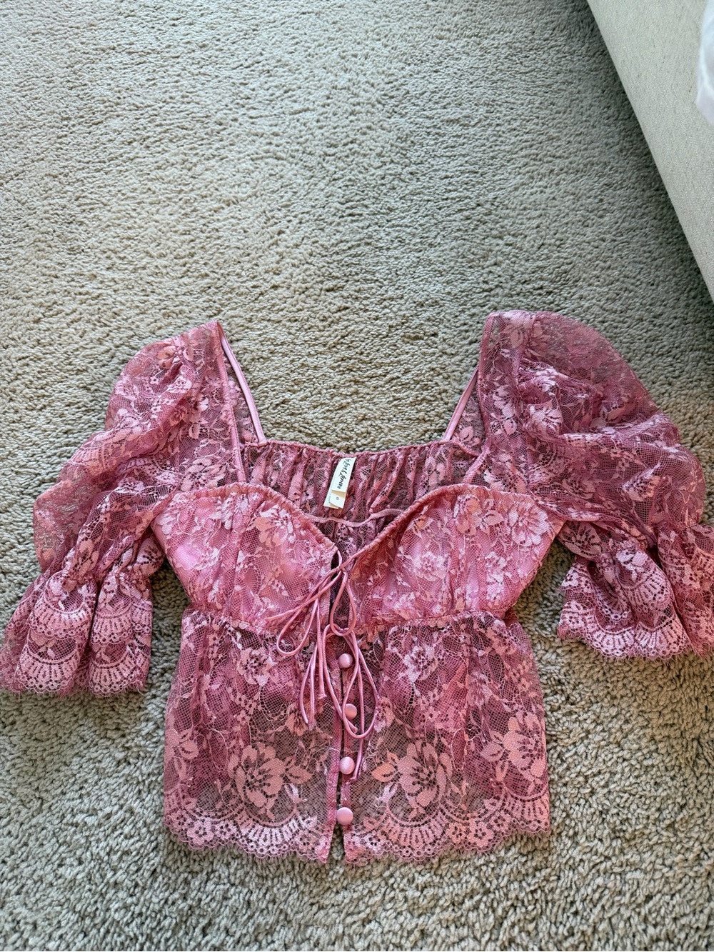 For love and lemons Lace Puff-Sleeve Crop Top Women's Blouse